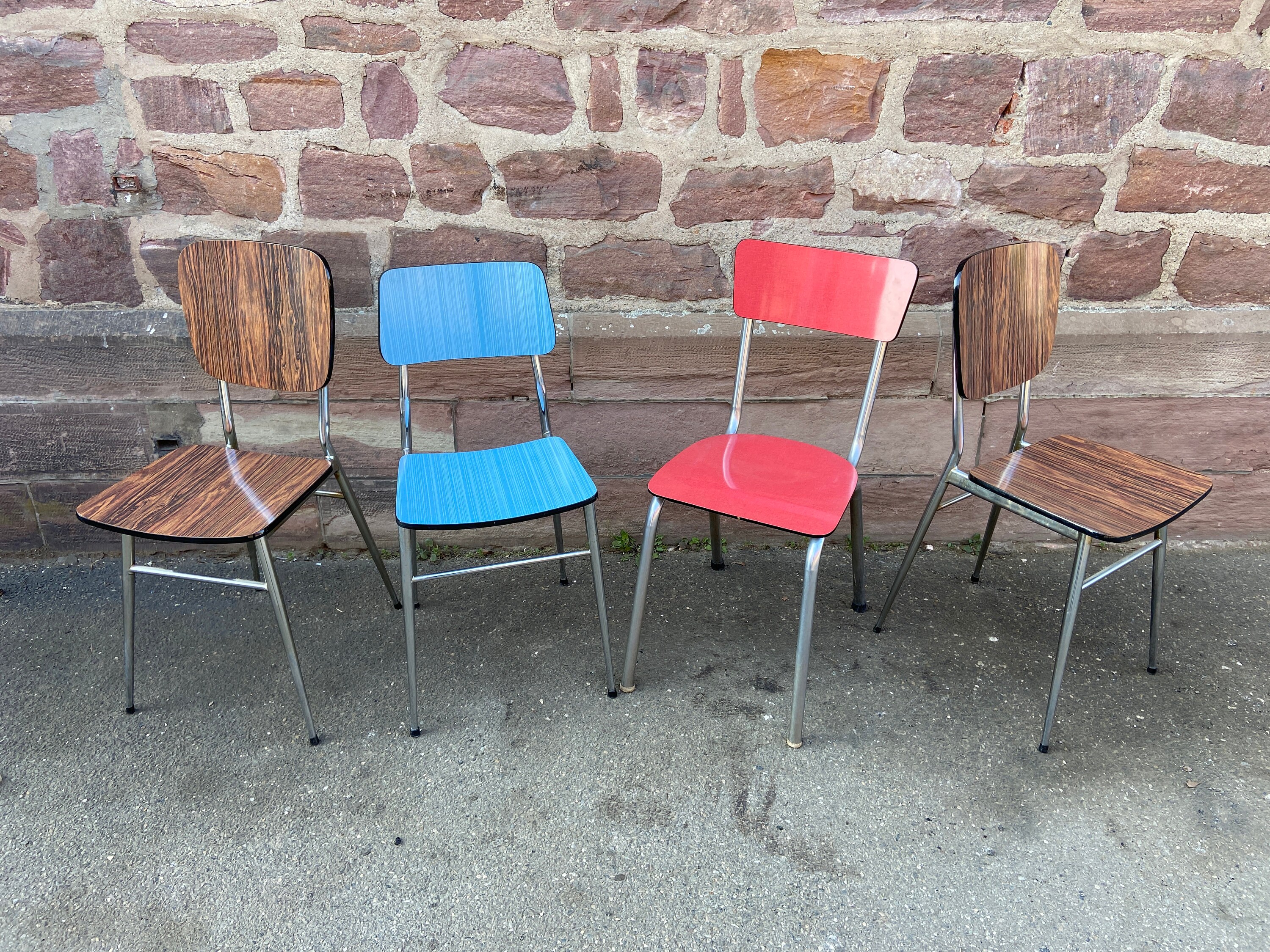 Ref 742 Set de 4 Chaises en Formica Dépareillées Françaises Mid Century Vintage 1960