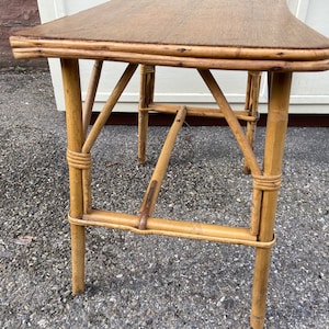 Vintage-Couchtisch aus Rattan und Bambus aus der Mitte des Jahrhunderts. 50er/60er Jahre.