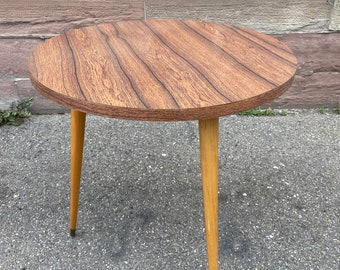 Vintage French Formica cocktail coffee table design 1960 Scandinavian tripod base