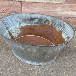ref 657 Very large vintage zinc basin 70 liters French Thick Galvanized Zinc Oval Basin