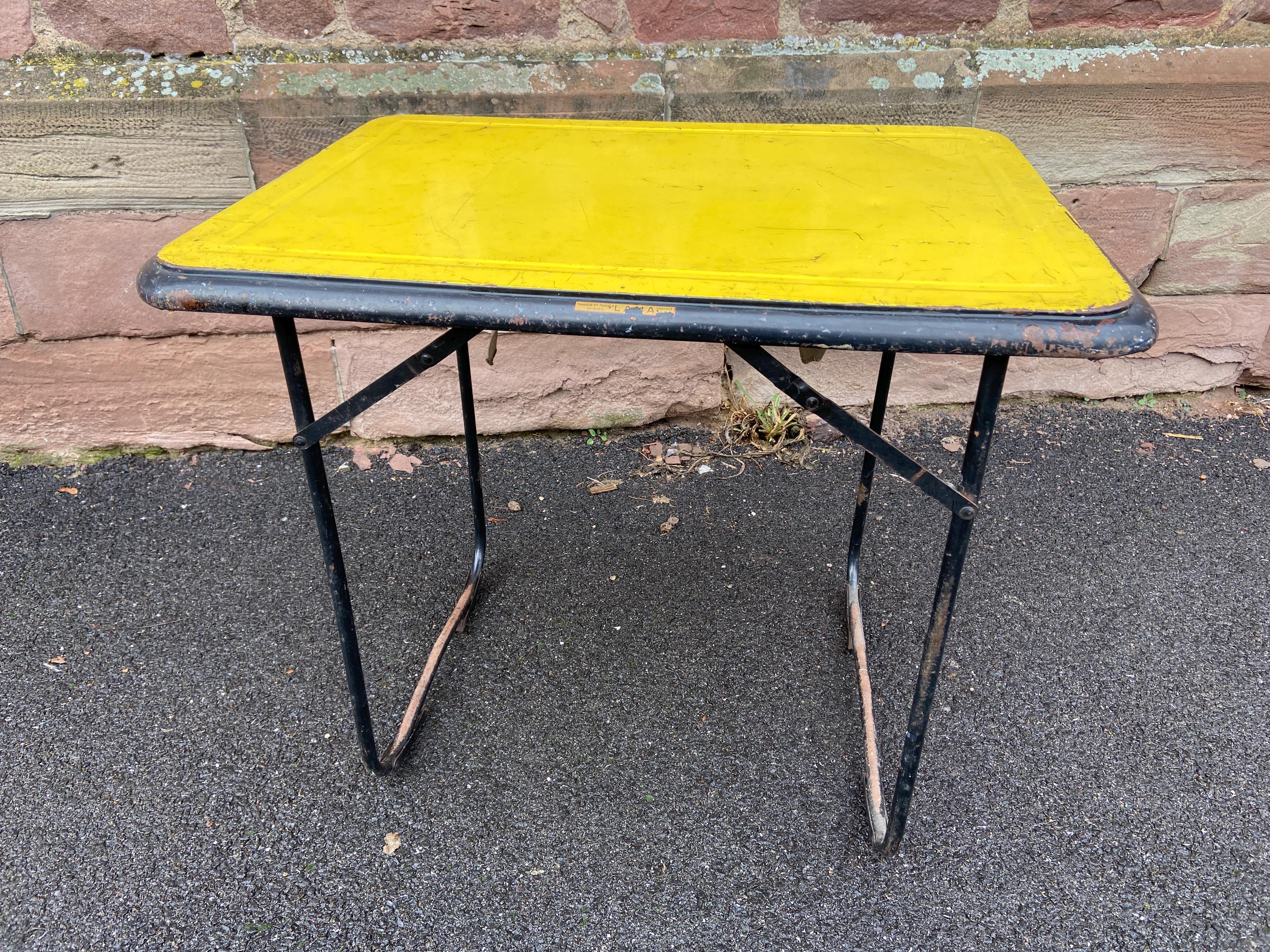 ヴィンテージ イエロー メタル キャンプ テーブル 折りたたみ LAMA