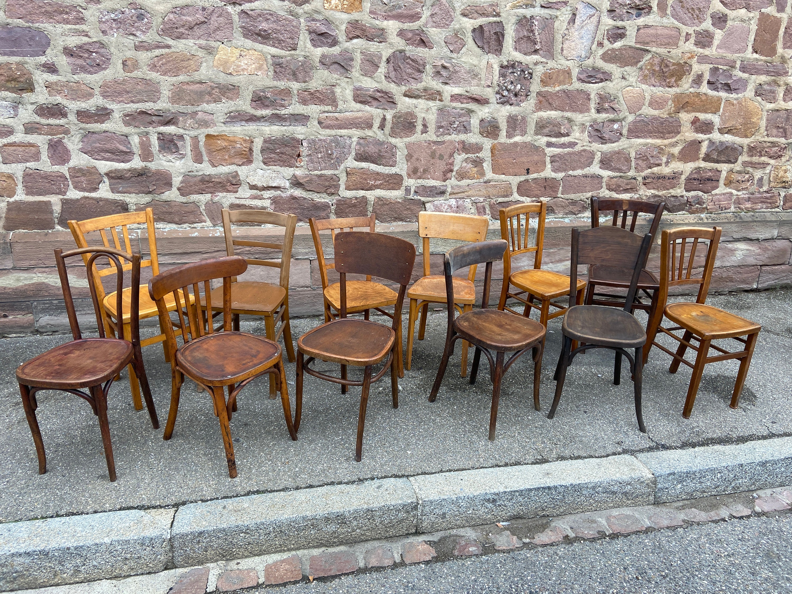 Réf 1212 Lot de 12 Chaises Bistrot Dépareillé French Wood Bistro Bentwood Chairs Baumann