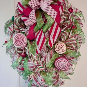 Peppermint Wreath, Peppermint Swag, Teardrop Wreath, Candy Cane Designs, Candy Wreath, Candy Cane Wreath, Candy Teardrop Wreath, Candy Theme