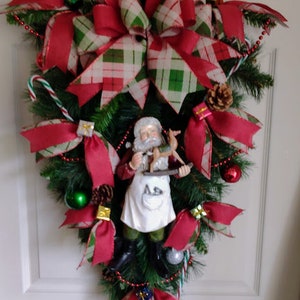 Santa Swag, Traditional Santa Wreath, Santa's Workshop, Teardrop Santa, Christmas Wreath, Santa Claus Decor, Christmas Front Door