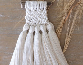 COTTON.KNOT Fluffy Macrame Wall Hanging // Wall Decor // Nursery Decoration Bohemian