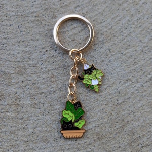 Black Cats In Plants Gold Keyring Keychain