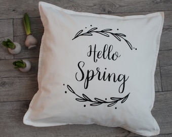 Kissenhülle Kissenbezug 'Hello Spring' mit Kranz weiß schwarz