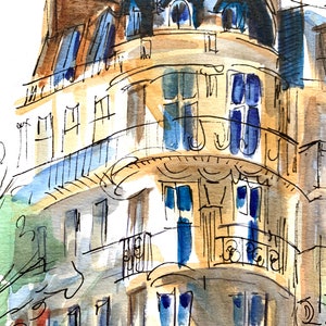 Puede incluir: Acuarela de un edificio con fachada curva, con tejado abovedado azul y m&uacute;ltiples ventanas. El exterior del edificio est&aacute; pintado en tonos beige y marr&oacute;n, con detalles azules. Balcones con barandillas negras.
