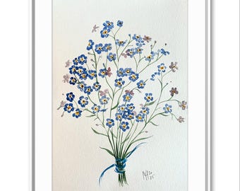 Puede incluir: Pintura a la acuarela de un ramo de nomeolvides azules con centros amarillos, atado con una cinta azul. La obra está enmarcada en un marco rectangular blanco. La firma del artista y el año 2020 son visibles en la esquina inferior derecha.