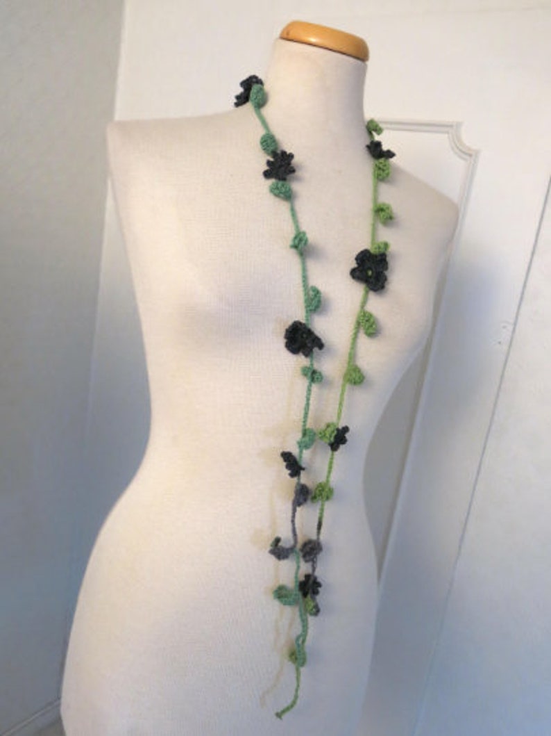 Crochet flower necklace Green and gray