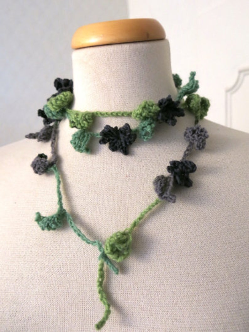 Crochet flower necklace Green and gray