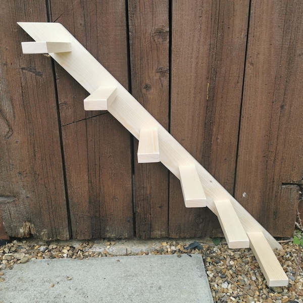 Cat Ladder Wall or Fence Mounted Pet Steps Furniture Tower Great Quality UK Made