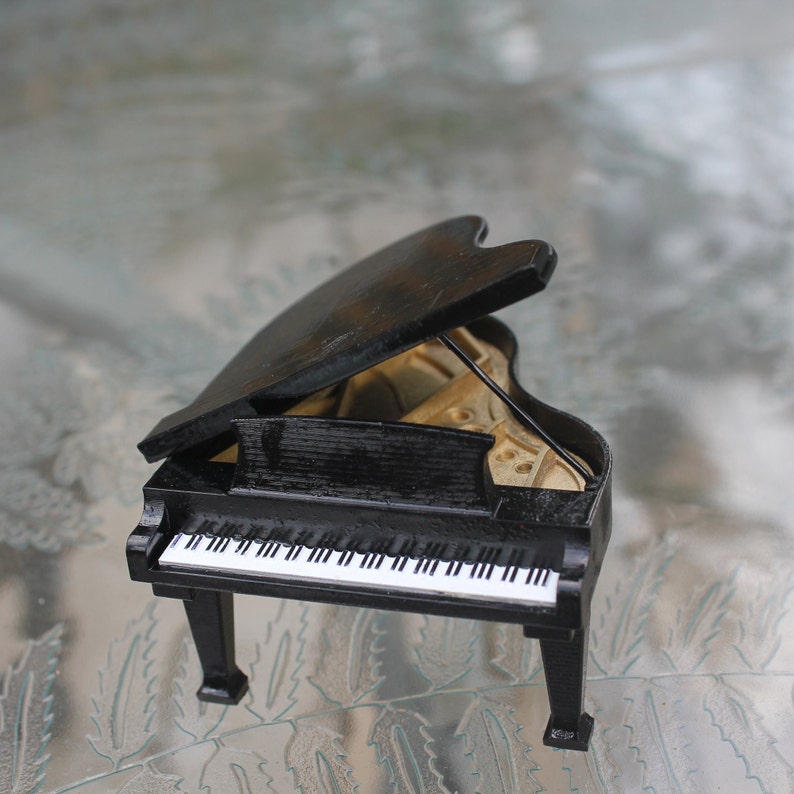 Miniature Grand Piano image 3