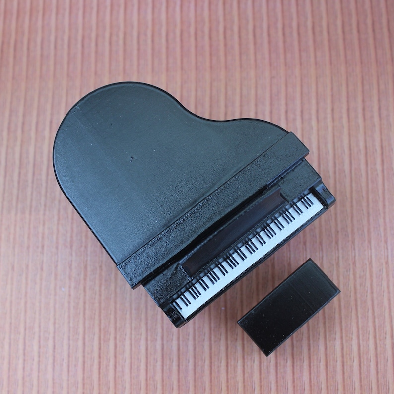 Miniature Grand Piano image 7