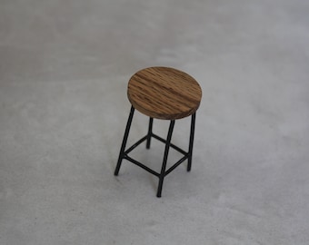 1" (1:12) Scale Dollhouse Stool