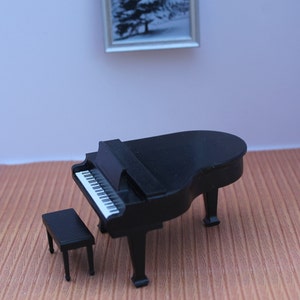 Miniature Grand Piano image 9