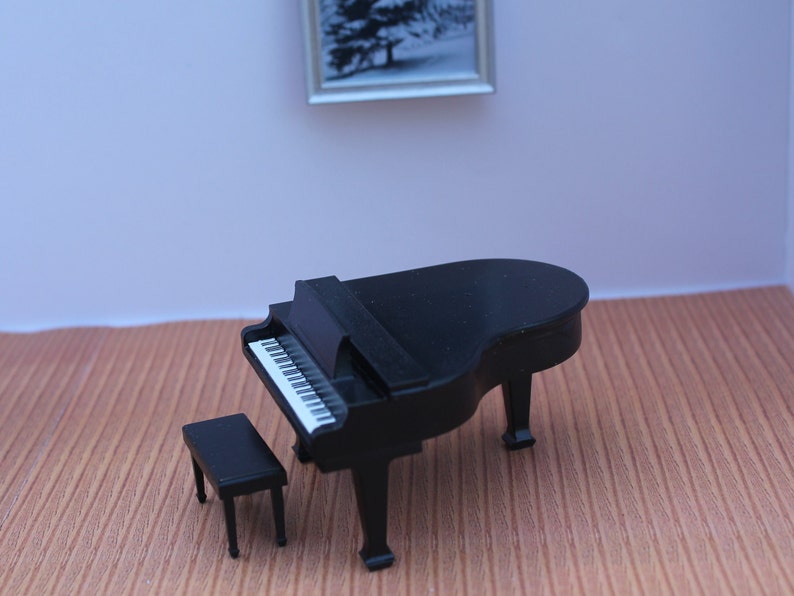 Miniature Grand Piano image 9