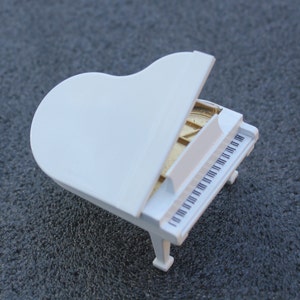 Miniature Grand Piano image 6