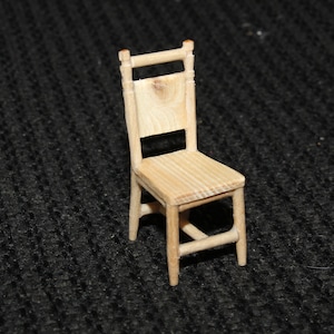 Dollhouse Furniture: Country Kitchen Chair
