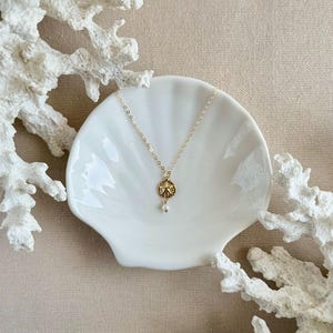 Sand Dollar Necklace / 14K Gold-Filled Necklace / Pearl Necklace / Ocean Inspired Necklace / Ocean Necklace / Beach Jewelry / Gift For Her