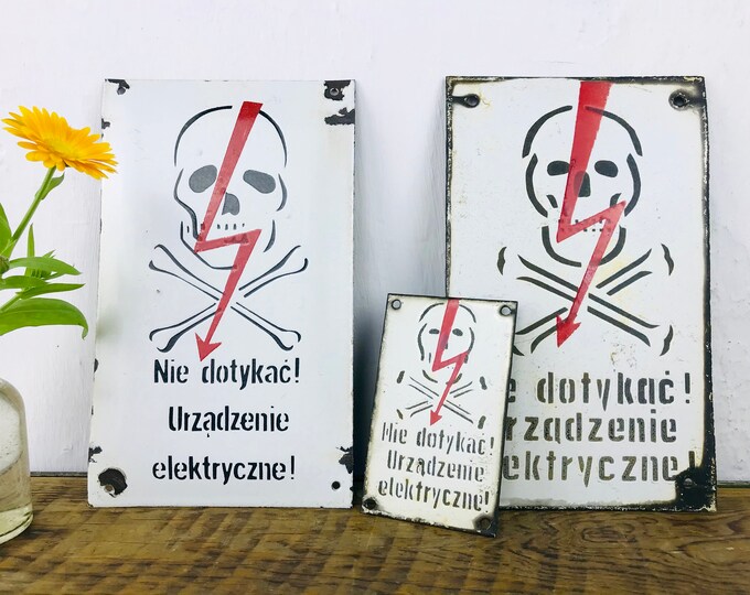 altes Emailleschild Totenkopf