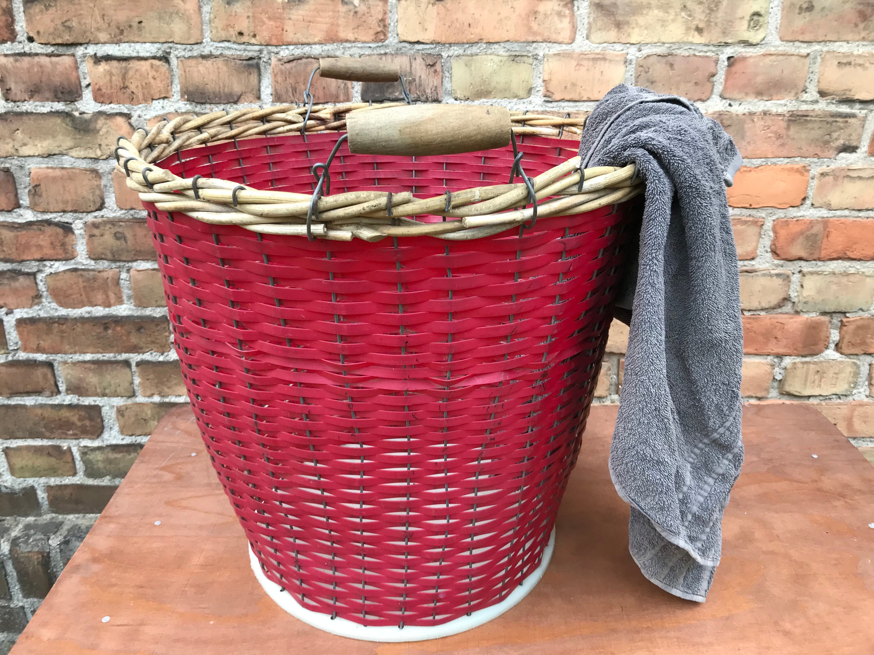 Vintage Wäschekorb mid century rot