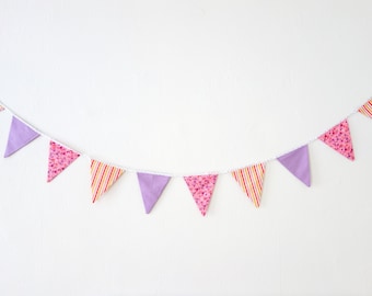 Bunting children&#39;s rooms and party decoration. Garland Flowers: 118.11&quot; inches long with 10 pennants