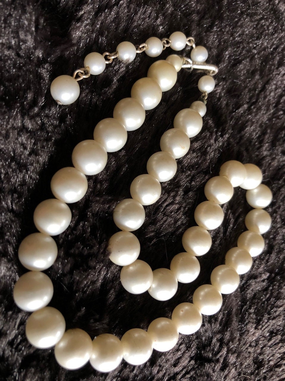 1960s Vintage Costume Pearl Necklace White 13 to 16 Inches Length Hook