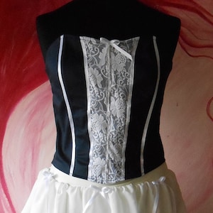 Lolita dress 2 pieces set corset and skirt dark blue corset white lace and satin ribbon white flounced skirt gothic Lolita romantic cosplay