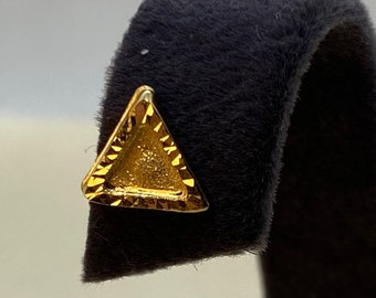 18k solid gold triangle stud earring Diamond cut  , flower stud earring ,18k solid gold earring ,Gift earring