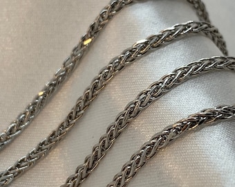 18k Gold Necklaces 