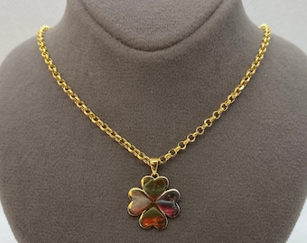 18k solid Gold flower necklace 20 inches