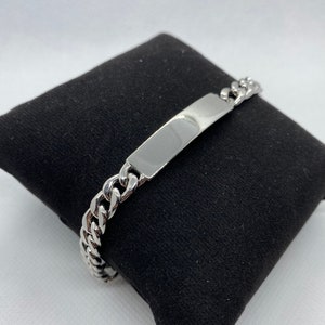 18k solid Gold bracelet 7.5 inches(white color)