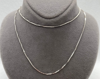 18k solid white Gold necklace( box chain)18.5 inches 1mm