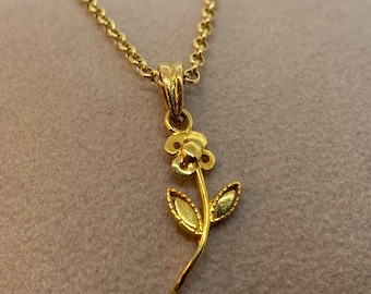 18k solid Gold Flower Necklace - Real Gold  Flower Necklace - Birthday Gift - Gift For Her - Anniversary Gift , Valentin's Gift .
