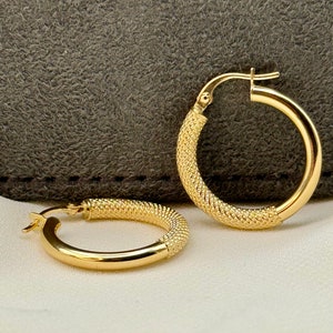 18k Real Gold Hoop Earring, 18k Gold Hoop earring , Hoop Earring Round ,For Her , Birthday Gift , Christmas Gift ,Anniversary Gift, for Her.