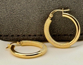18k Real Gold Hoop Earring, 18k Gold Hoop earring , Hoop Earring Round ,For Her , Birthday Gift , Christmas Gift ,Anniversary Gift, for Her.