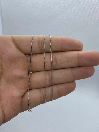 Collana Catena In Oro Bianco 18kt – Spessore 0,6 Mm, Lunghezza 45 Cm – Sottile E Lucida, Perfetta Per Ciondoli O Da Sola