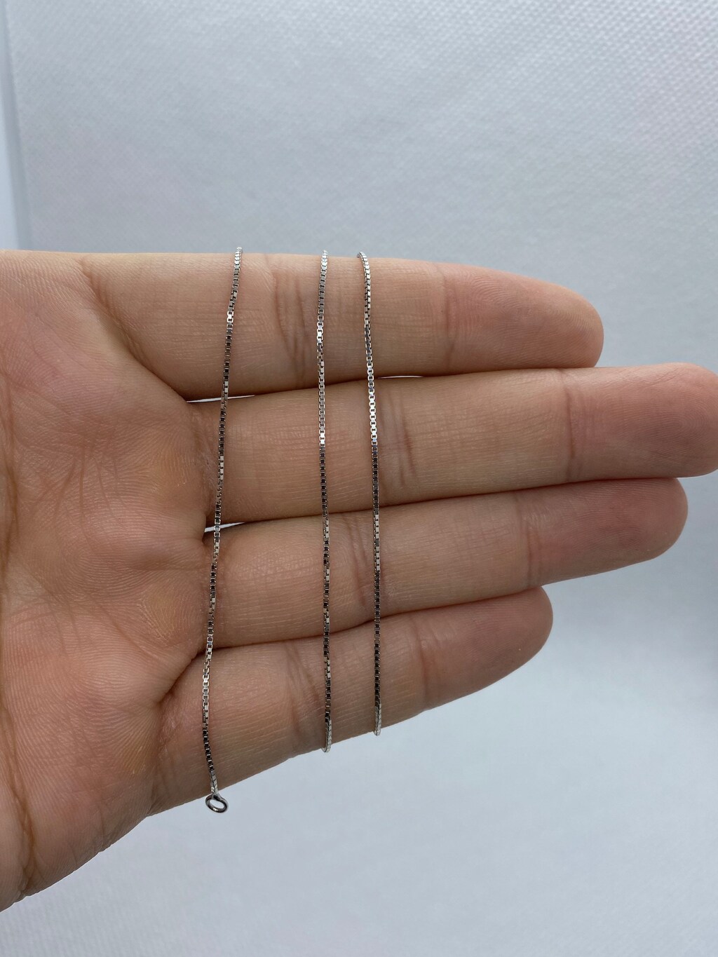 Collana Catena In Oro Bianco 18kt – Spessore 0,6 Mm, Lunghezza 45 Cm – Sottile E Lucida, Perfetta Per Ciondoli O Da Sola