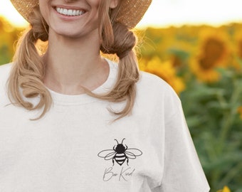 Organic cotton, bee kind t-shirt, stylish bee shirt, bee t-shirt, be kind, vegan shirt, gift for girl, gift for best friend