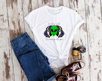 Organic cotton, alien drawing t-shirt, feminism shirt, alien t-shirt, gift for girl, gift for best friend