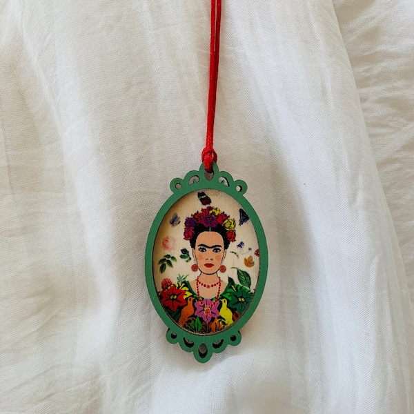 Handmade Frida Kahlo necklace, boho jewelry, unique chocker or long necklaces, minimal jewellery, minimalistic dainty jewelry,wooden pendant
