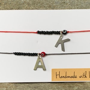 Conjunto de pulseira de casal personalizada com letras e mau-olhado, presente combinando para namorado, namorada, par de aniversário, amizade, boa sorte