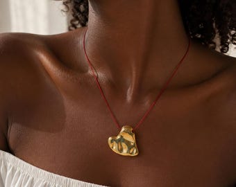 ハンドメイドのハートネックレス、ザマック合金 24K ゴールドメッキ、ボヘミアンミニマルジュエリー、ストリングネックレス