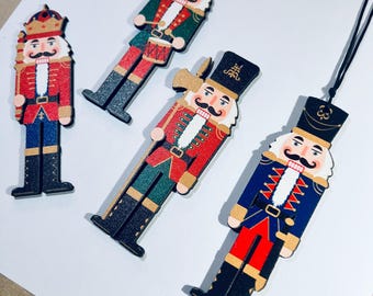 Houten notenkrakerboomversieringen in 4 kleuren - set van 20 notenkrakers, speelgoedsoldaat, groothandel