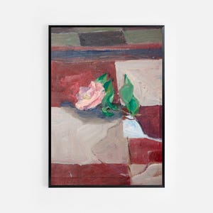 Può includere: Dipinto a olio di una rosa rosa con foglie verdi, ambientato su uno sfondo di blocchi rossi, bianchi e verdi. L'opera è incorniciata in una cornice nera, che mostra una composizione floreale di natura morta.