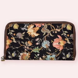 Wallet zipper compartment for Women and Men inspired by Art Nouveau, Wallet Leather and Silk print, Wallet coin purse, Personalised Gifts.