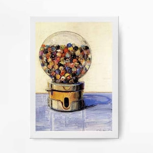 Puede incluir: Una máquina de chicles vintage con un globo de vidrio transparente lleno de chicles de colores. La máquina está sobre una superficie azul y blanca.