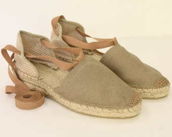 Espadrillas realizzate in iuta (fibra naturale) con zeppa bassa 4 cm -1.57 ", Fatte e cucite a mano, Made in Spain, Regalo per lei.