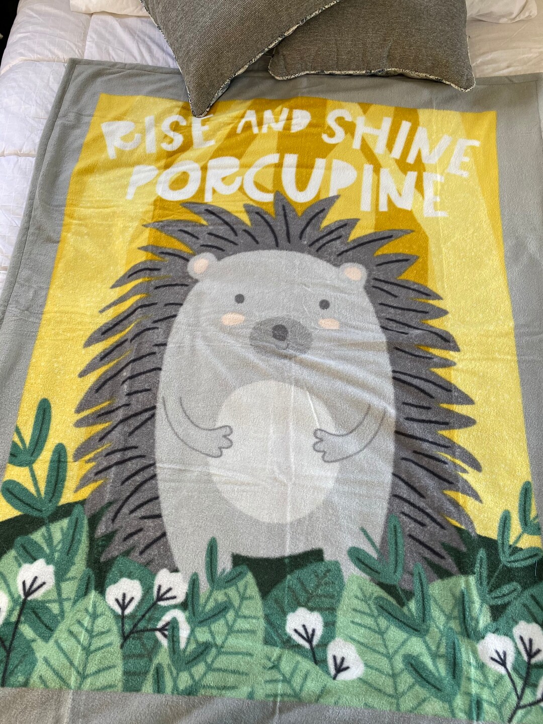 Hedgehog/porcupine Kids Reversible Twin Bed Blanketyellow and Green